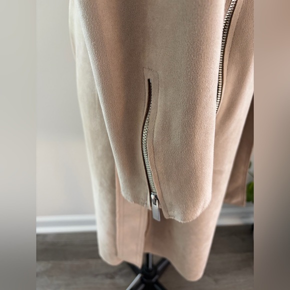 Tahari Elegant Tan Women's Coat size small faux suede - Picture 9 of 10